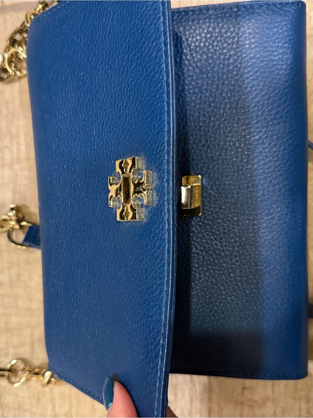Tory Burch Navy Pebbled Leather Crossbody with Gold Logo - Picture 7 of 7